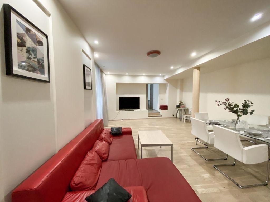 Old Town Apartment With Private Elevator Riga Esterno foto