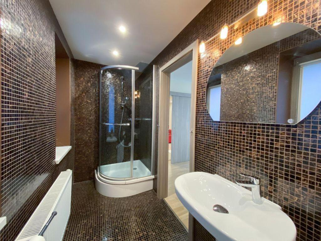 Old Town Apartment With Private Elevator Riga Esterno foto