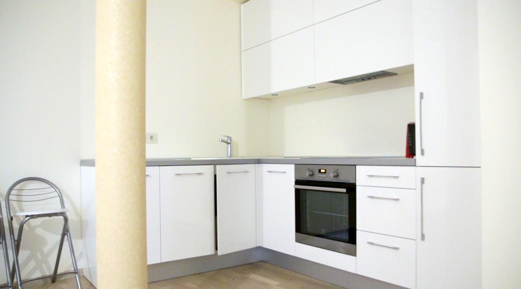 Old Town Apartment With Private Elevator Riga Esterno foto