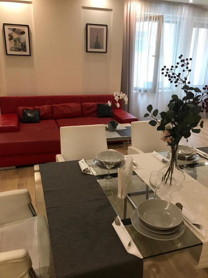 Old Town Apartment With Private Elevator Riga Esterno foto